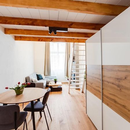Dream Duplex On Riverside ปราก ภายนอก รูปภาพ