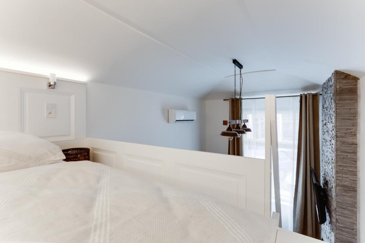 Dream Duplex On Riverside ปราก ภายนอก รูปภาพ
