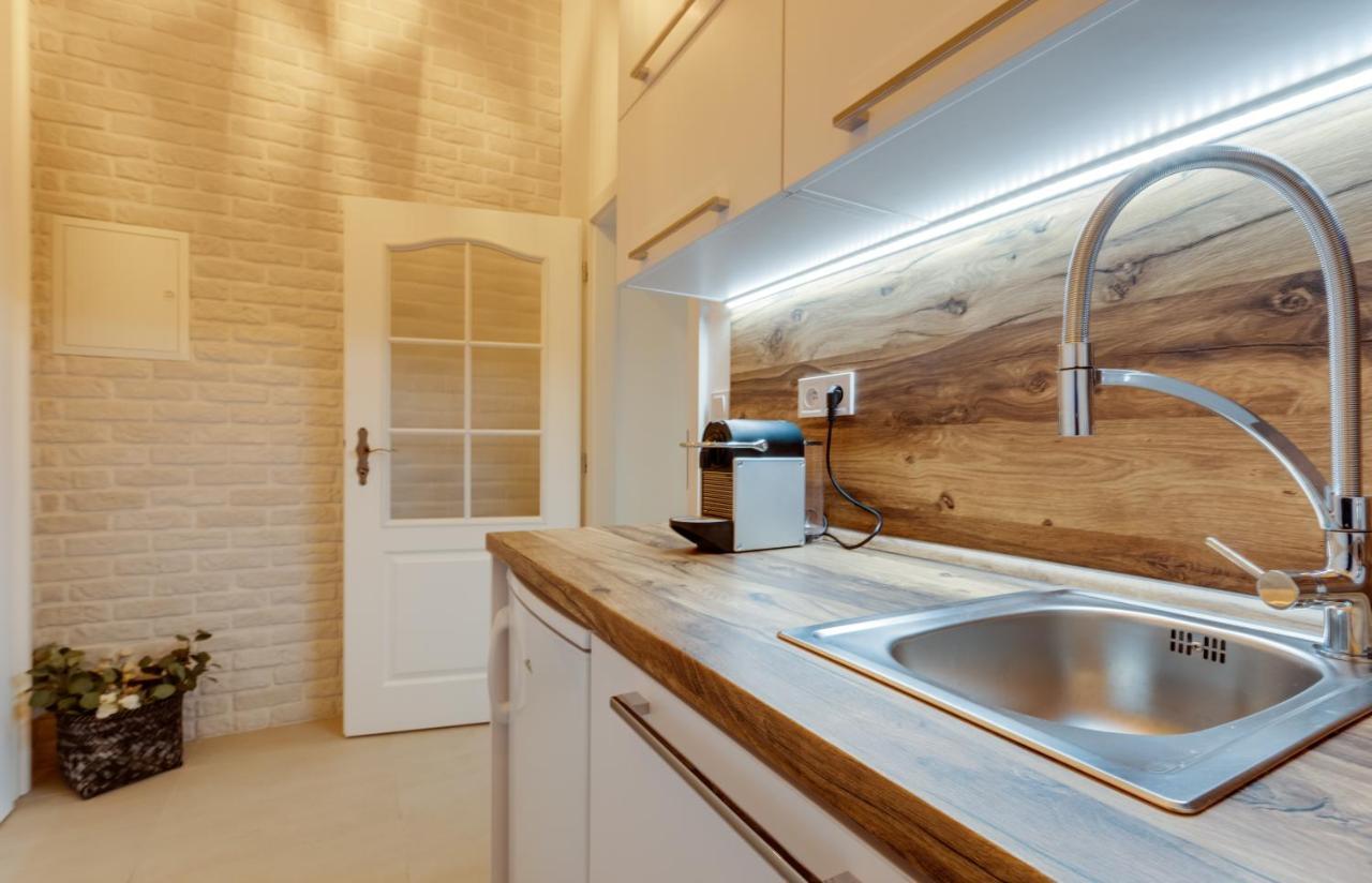 Dream Duplex On Riverside ปราก ภายนอก รูปภาพ